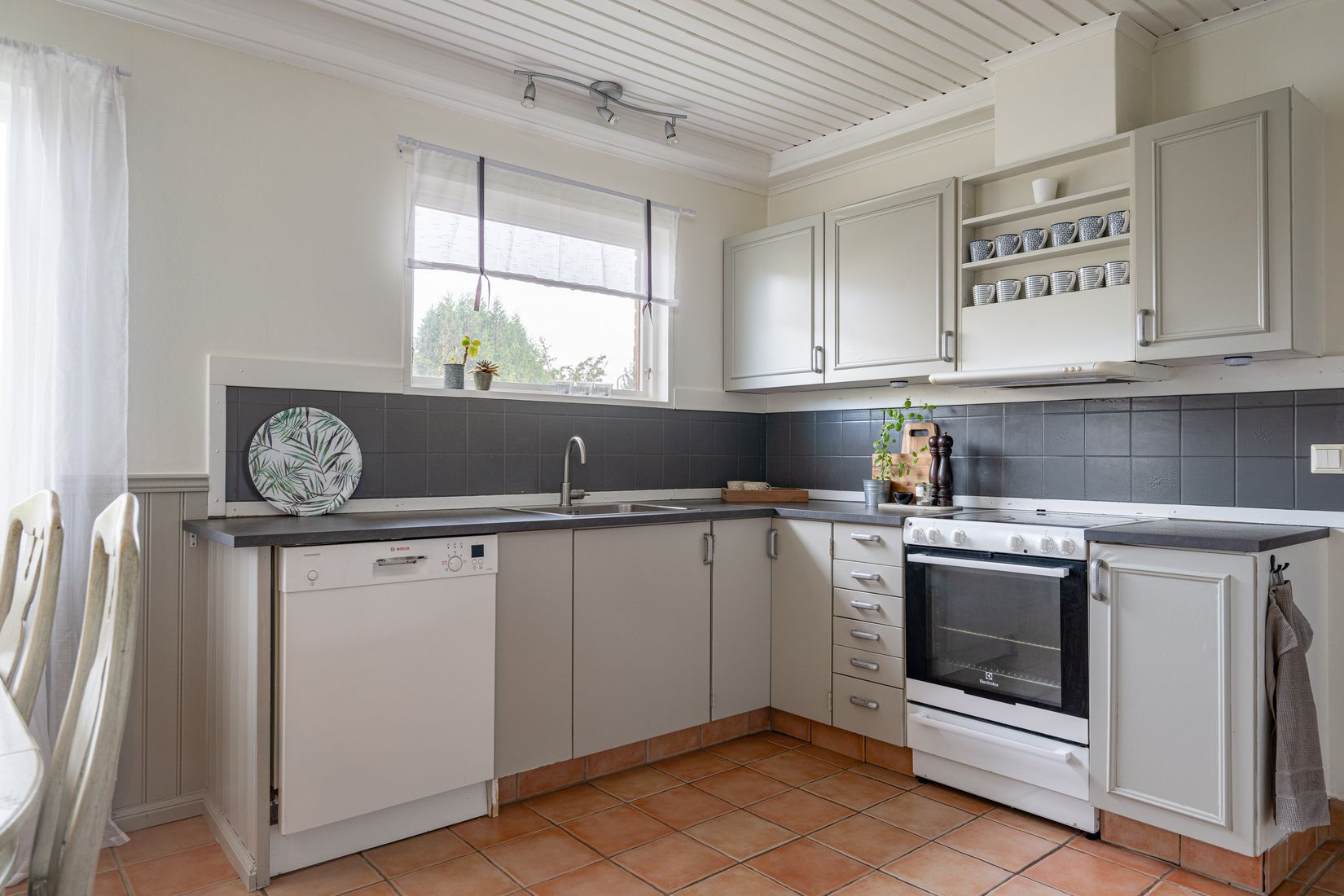 Villa, Korsbacksvägen 1, Björnlunda tätort, Gnesta