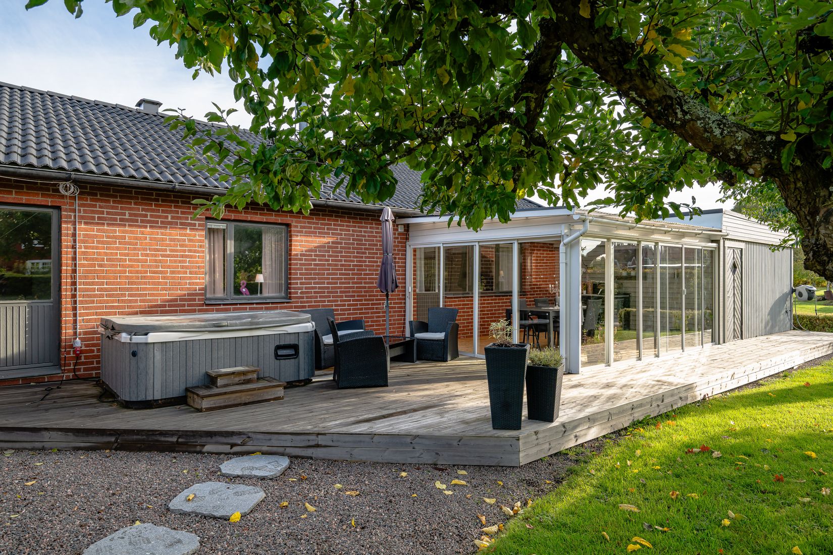 Villa, Korsbacksvägen 1, Björnlunda tätort, Gnesta