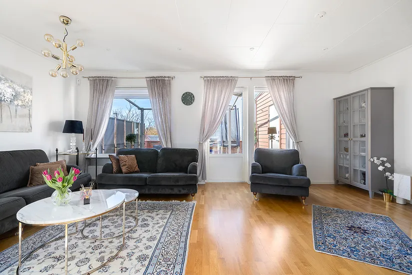 Radhus, Fänriksvägen 35, Barkarbystaden, Järfälla