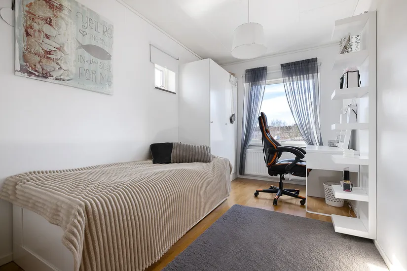 Radhus, Fänriksvägen 35, Barkarbystaden, Järfälla