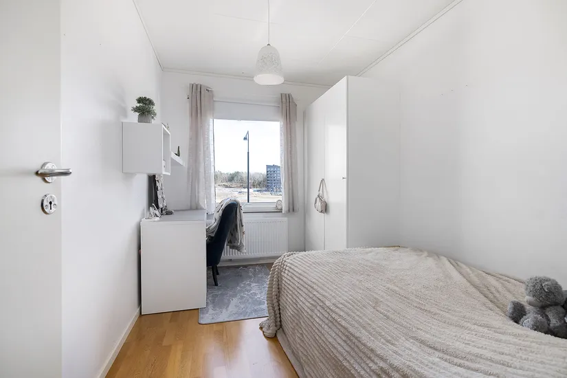 Radhus, Fänriksvägen 35, Barkarbystaden, Järfälla