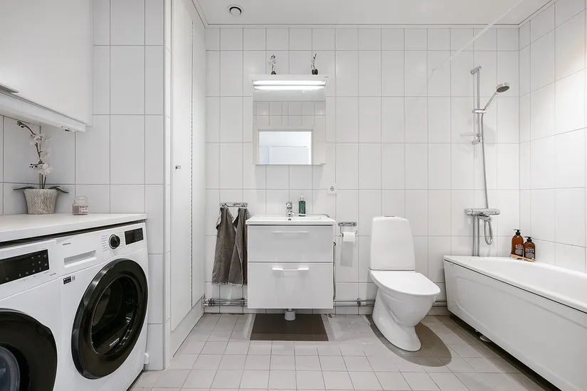 Radhus, Fänriksvägen 35, Barkarbystaden, Järfälla