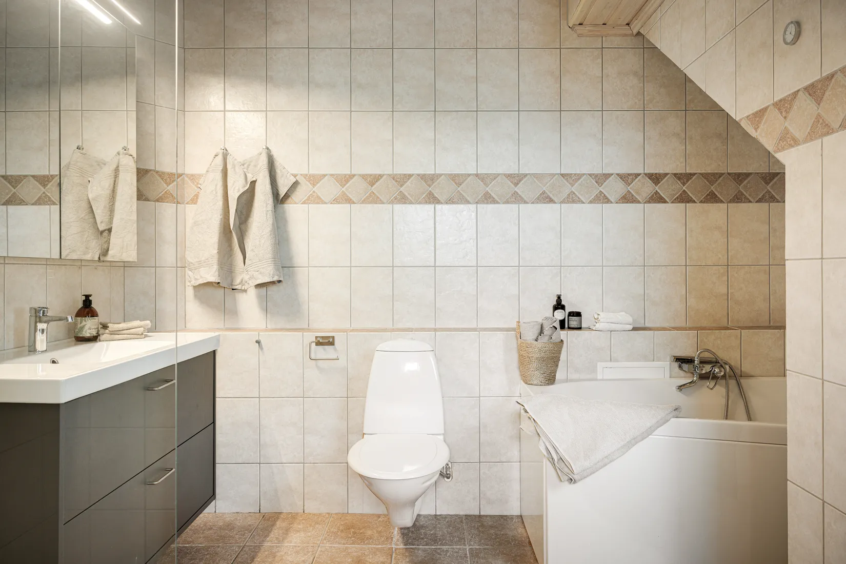 Villa, Kojvikshöjden 4, Dalarö, Haninge