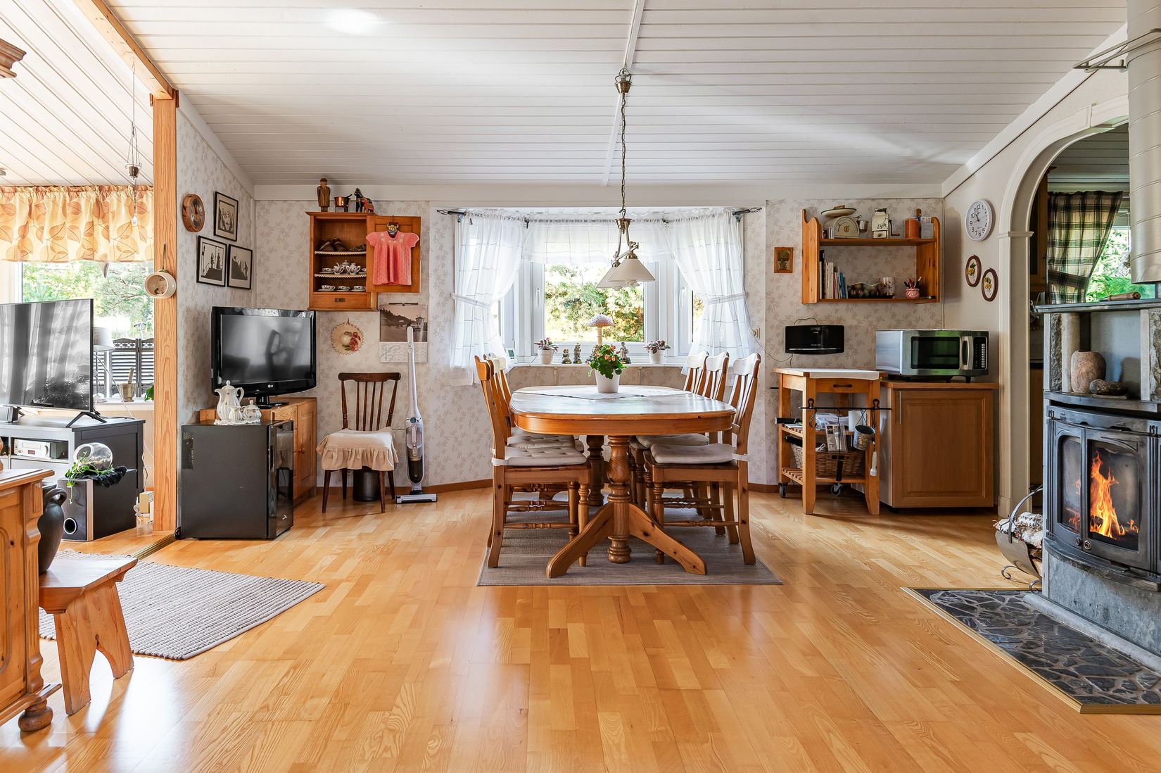 Villa, Hultvägen 4, Hjälmsätter, Katrineholm