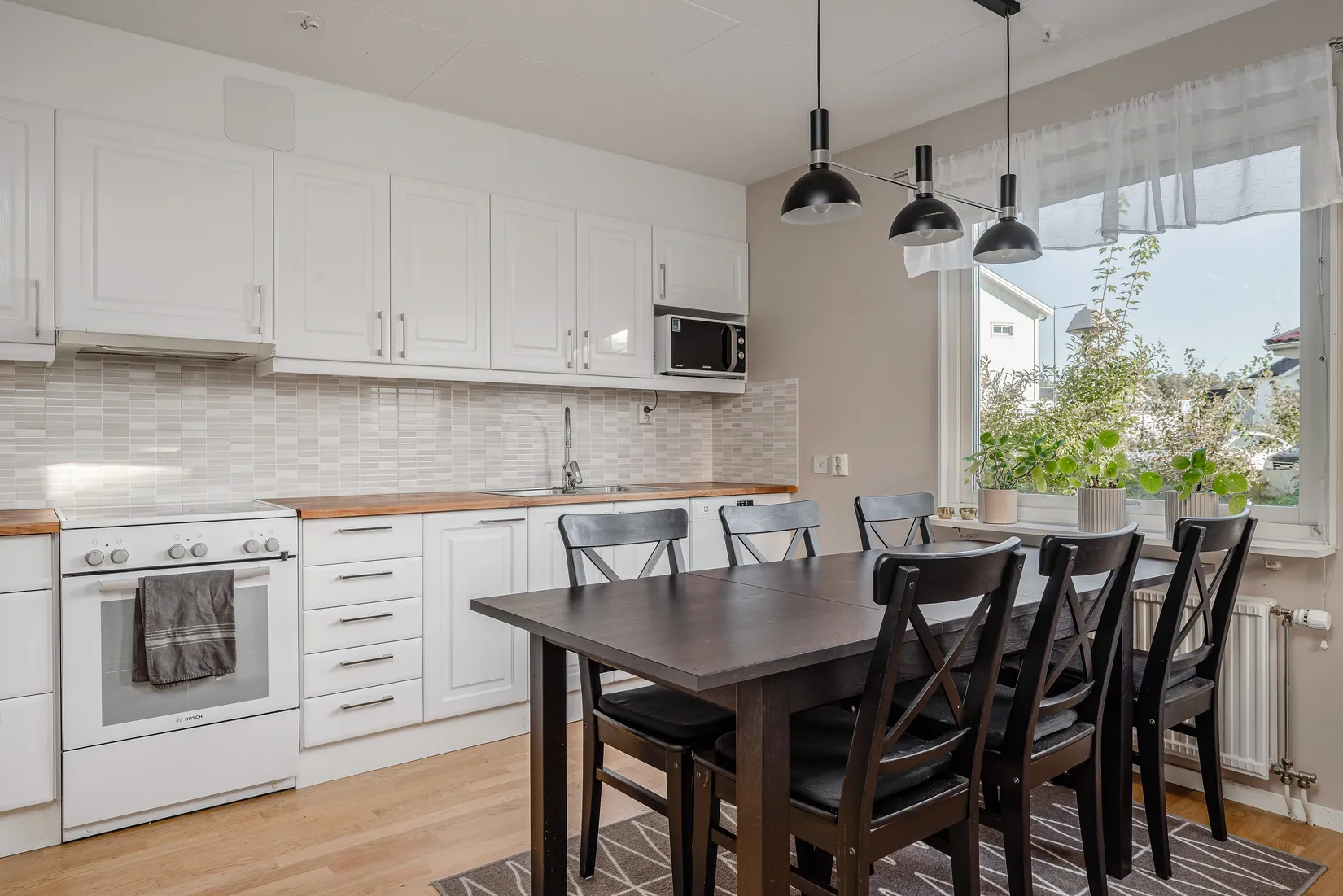 Bostadsrätt, Radhus, Karlavägen 19, Haga, Vallentuna