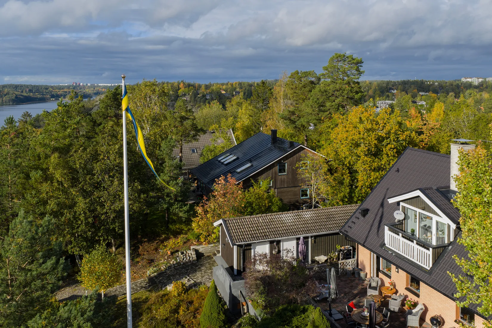 Villa, Utsiktsvägen 5 & 5A, Botkyrka