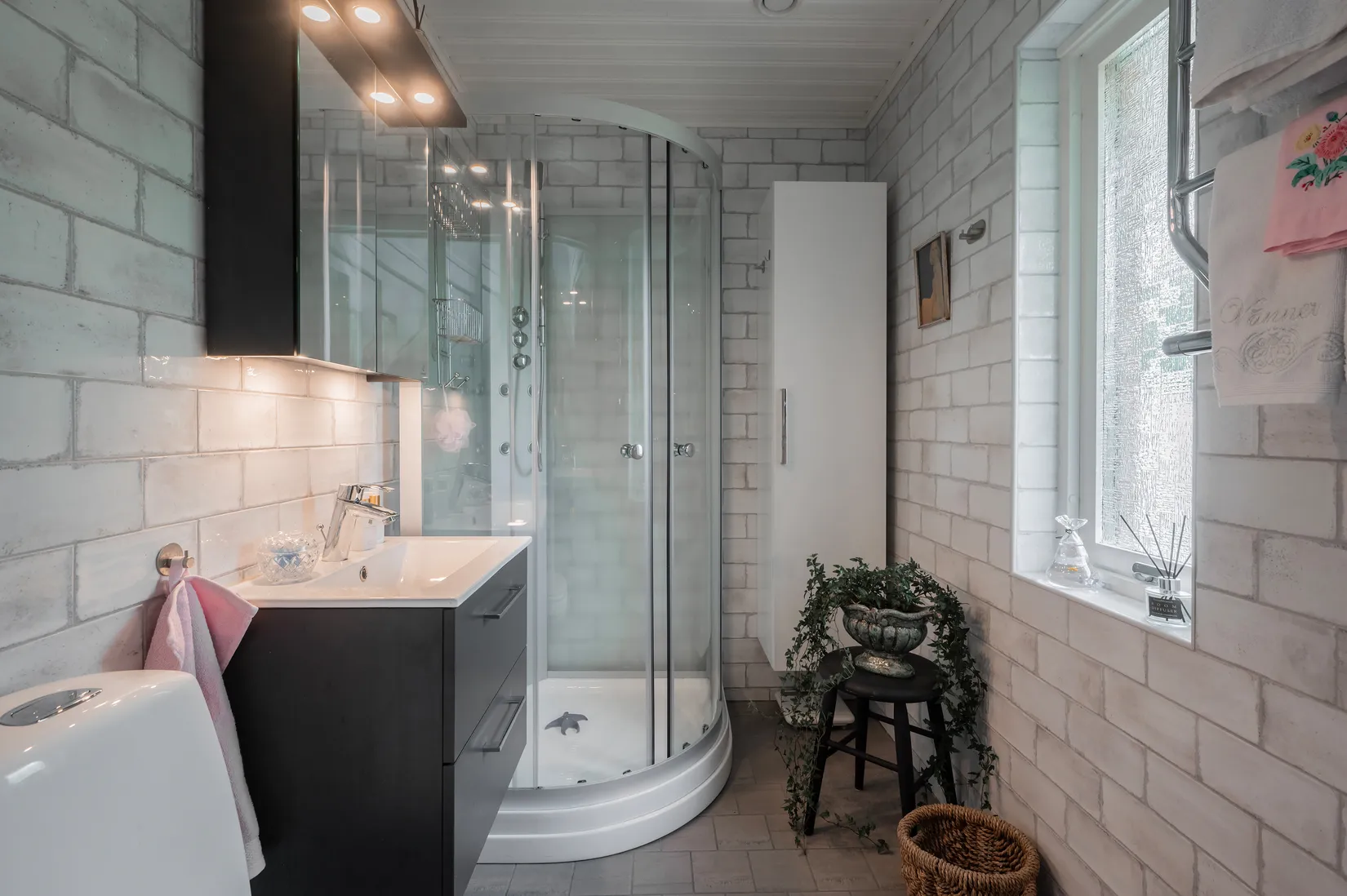 Villa, Utsiktsvägen 5 & 5A, Botkyrka