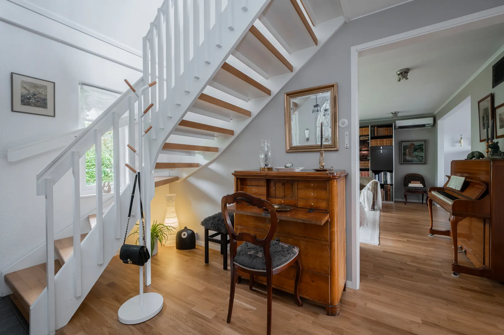 Villa, Utsiktsvägen 5 & 5A, Botkyrka