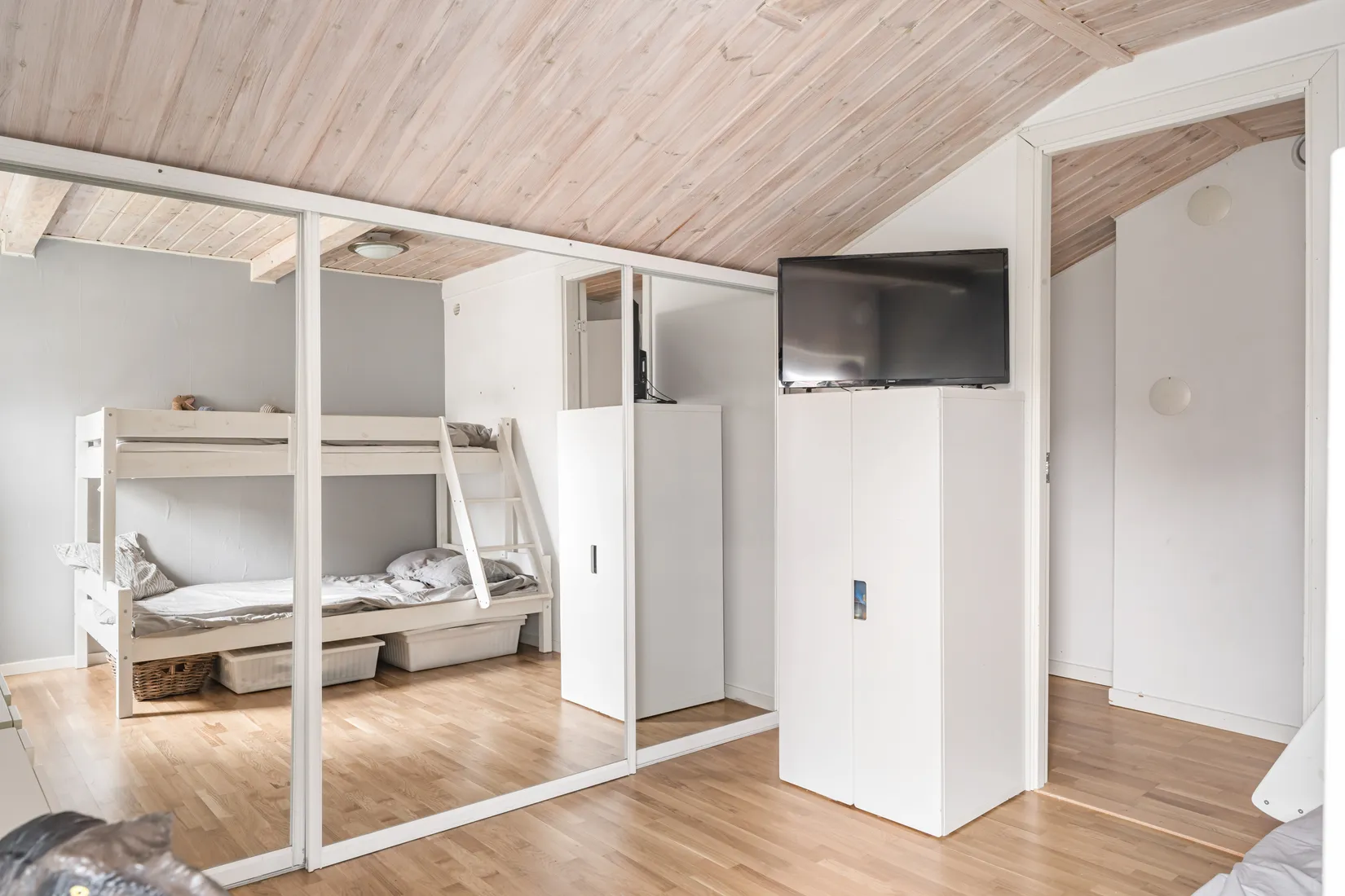 Villa, Radhus, Götavägen 106, Gribbylund, Täby