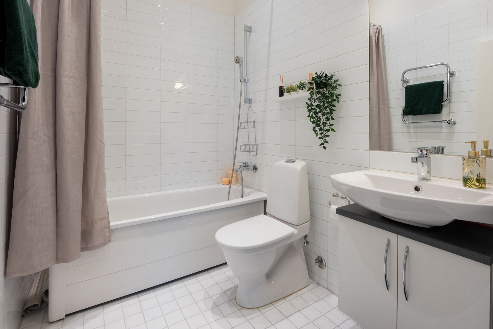 Bostadsrätt, Radhus, Pastor Normans Väg 33, Gustavsberg Höjdhagen, Värmdö