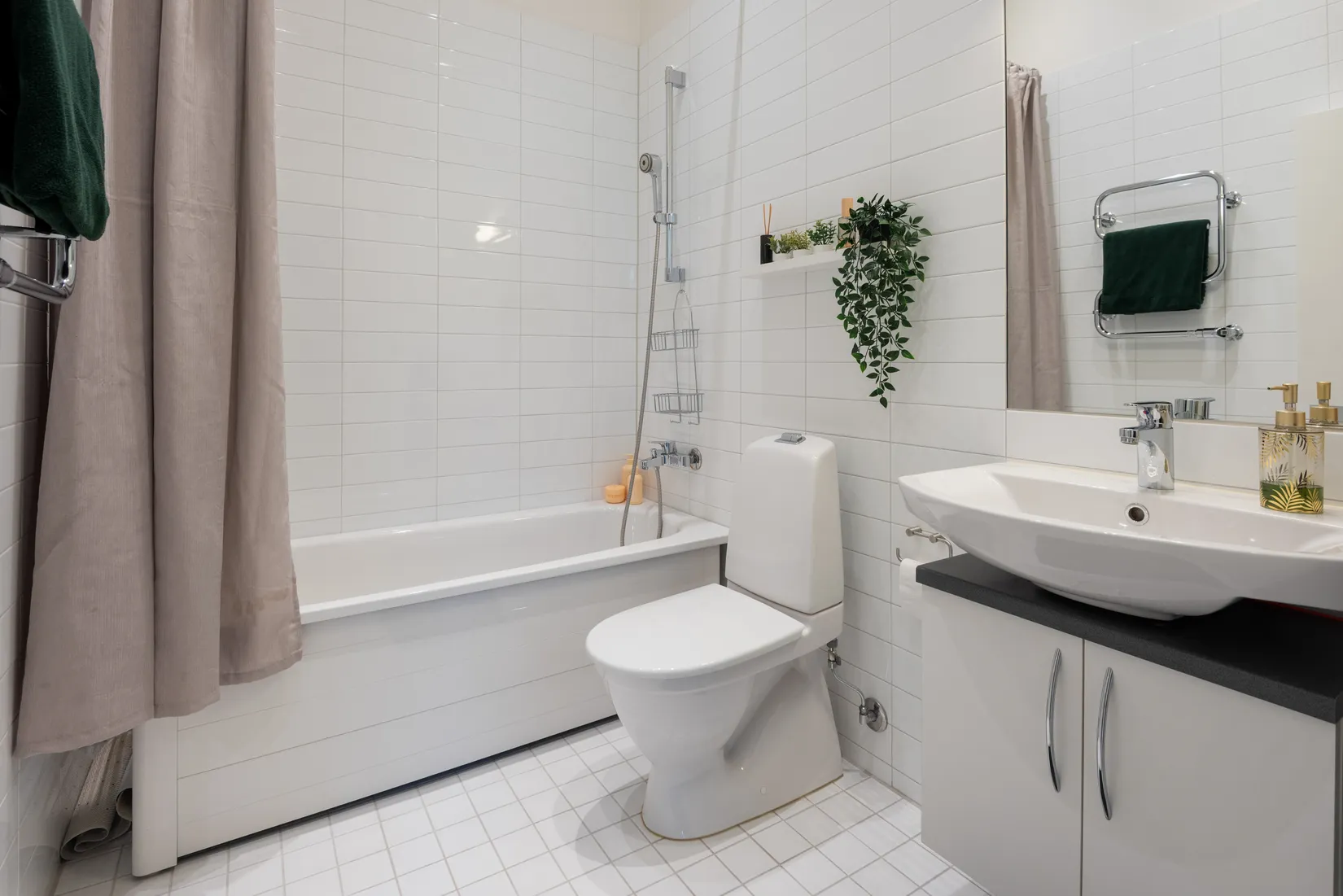 Bostadsrätt, Radhus, Pastor Normans Väg 33, Gustavsberg Höjdhagen, Värmdö