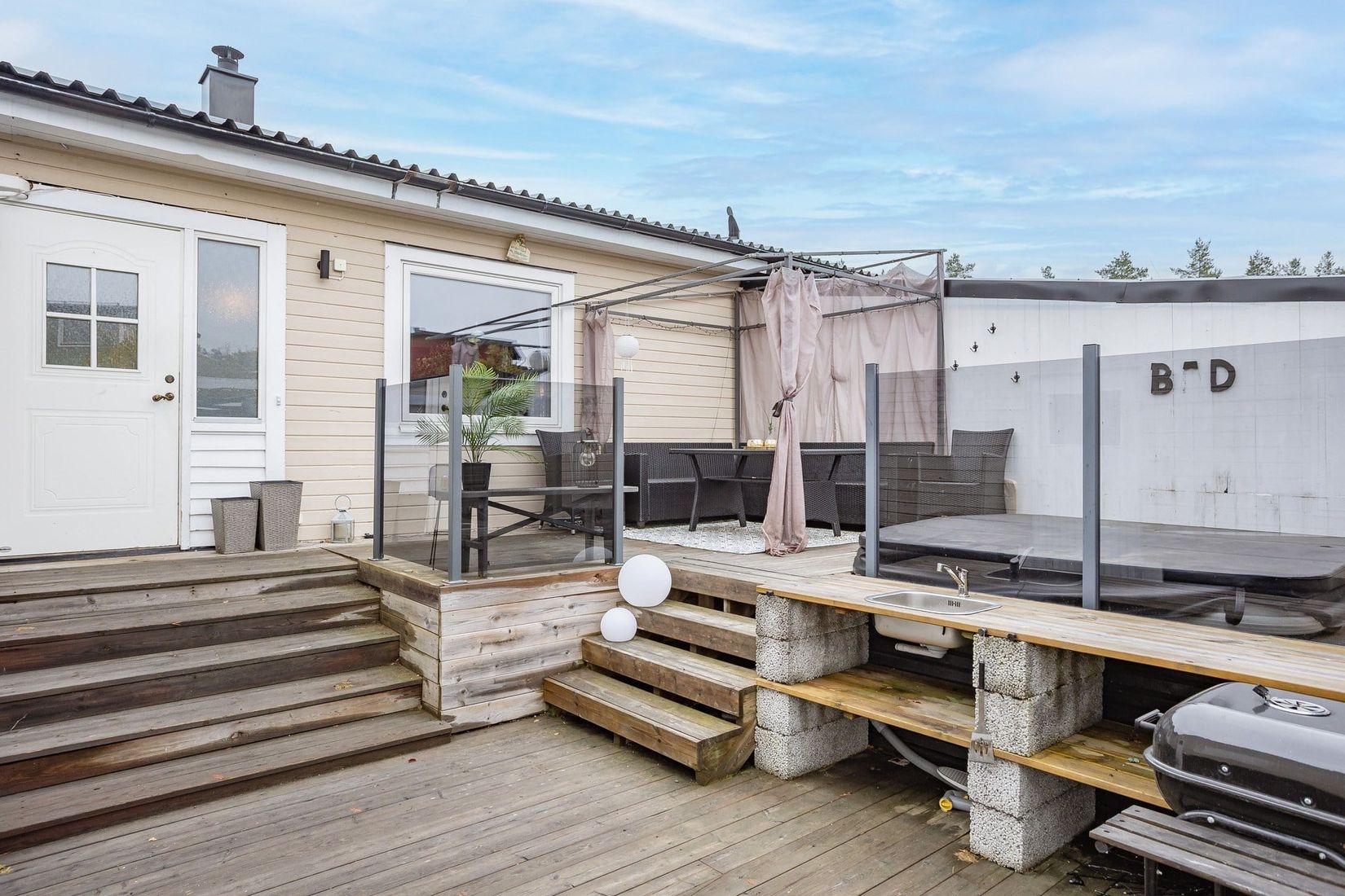 Radhus, Fäbodvägen 22, Klockarberget, Sundsvall