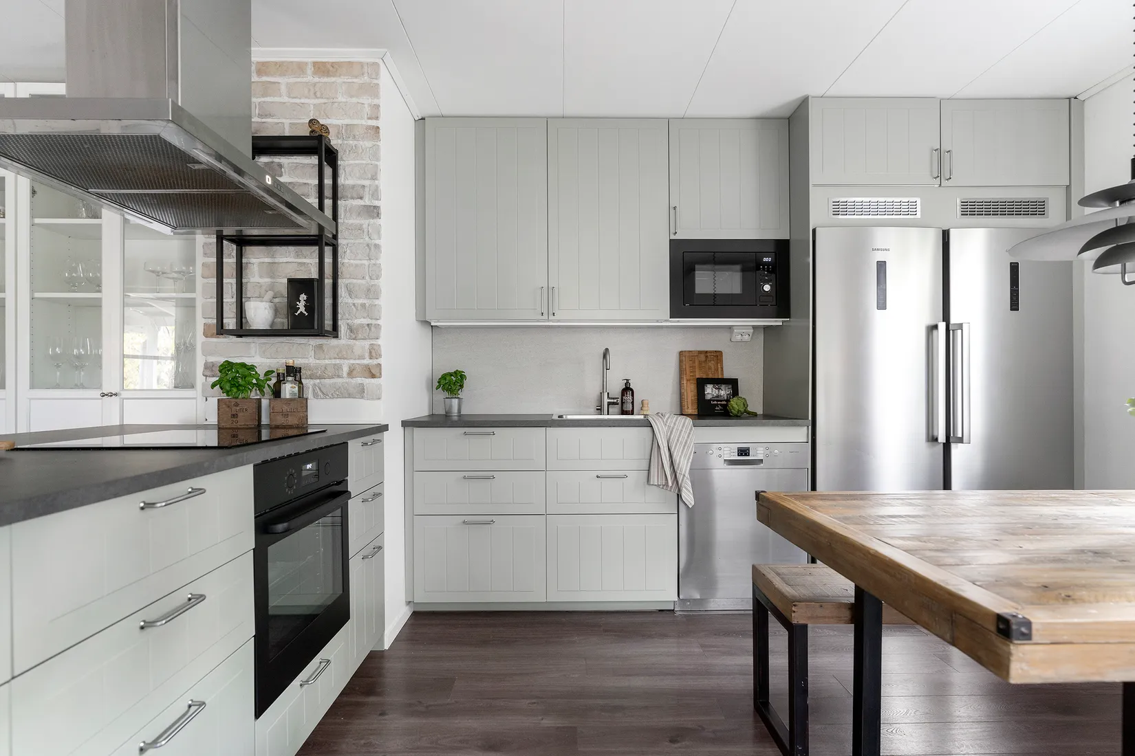 Villa, Radhus, Sjövallavägen 28, Alafors, Ale