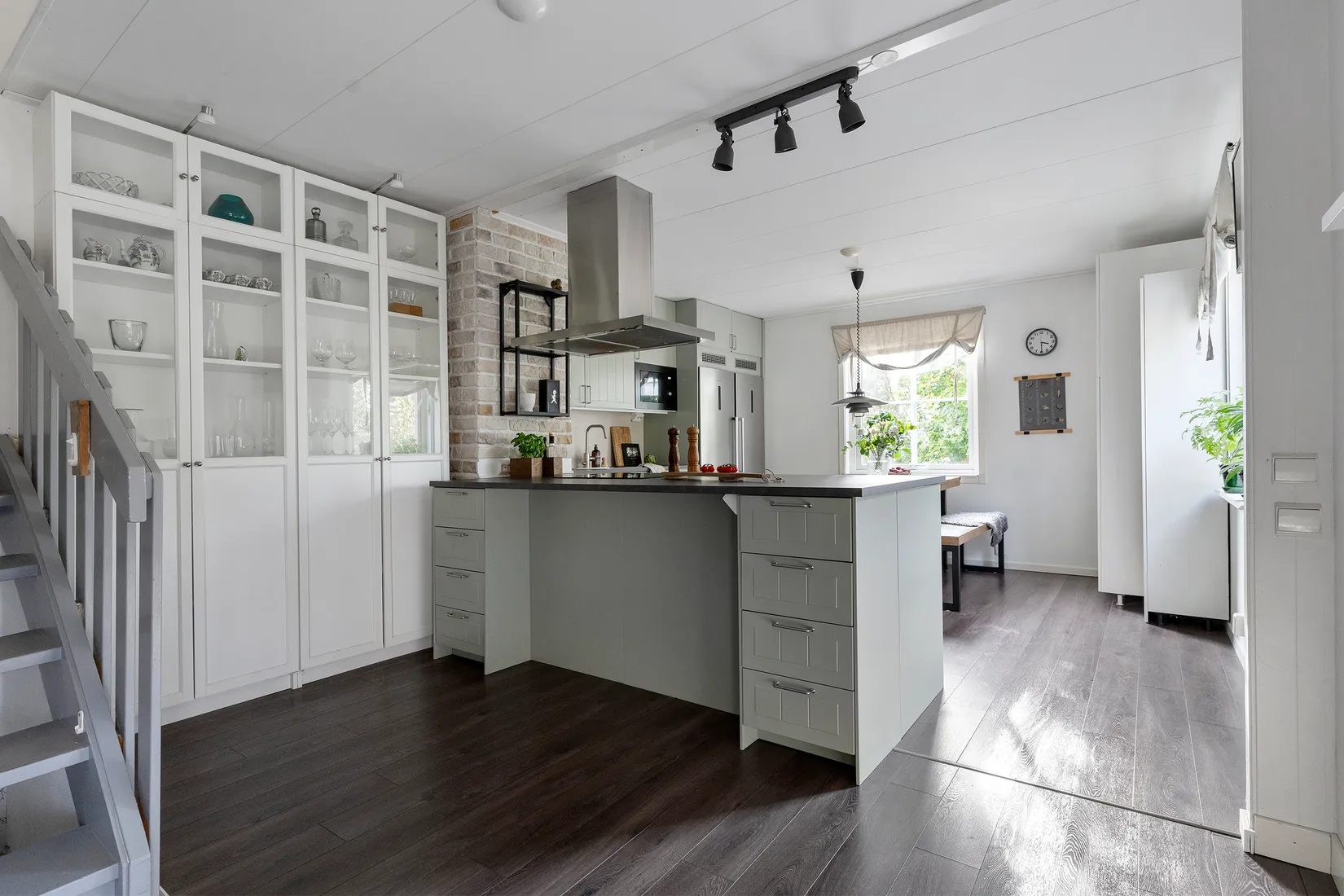Radhus, Sjövallavägen 28, Alafors, Ale