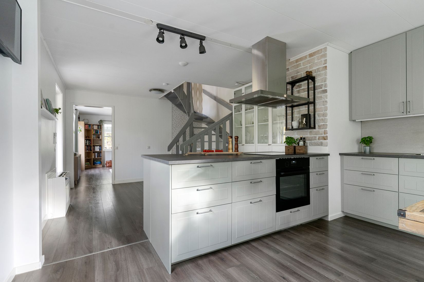 Villa, Radhus, Sjövallavägen 28, Alafors, Ale