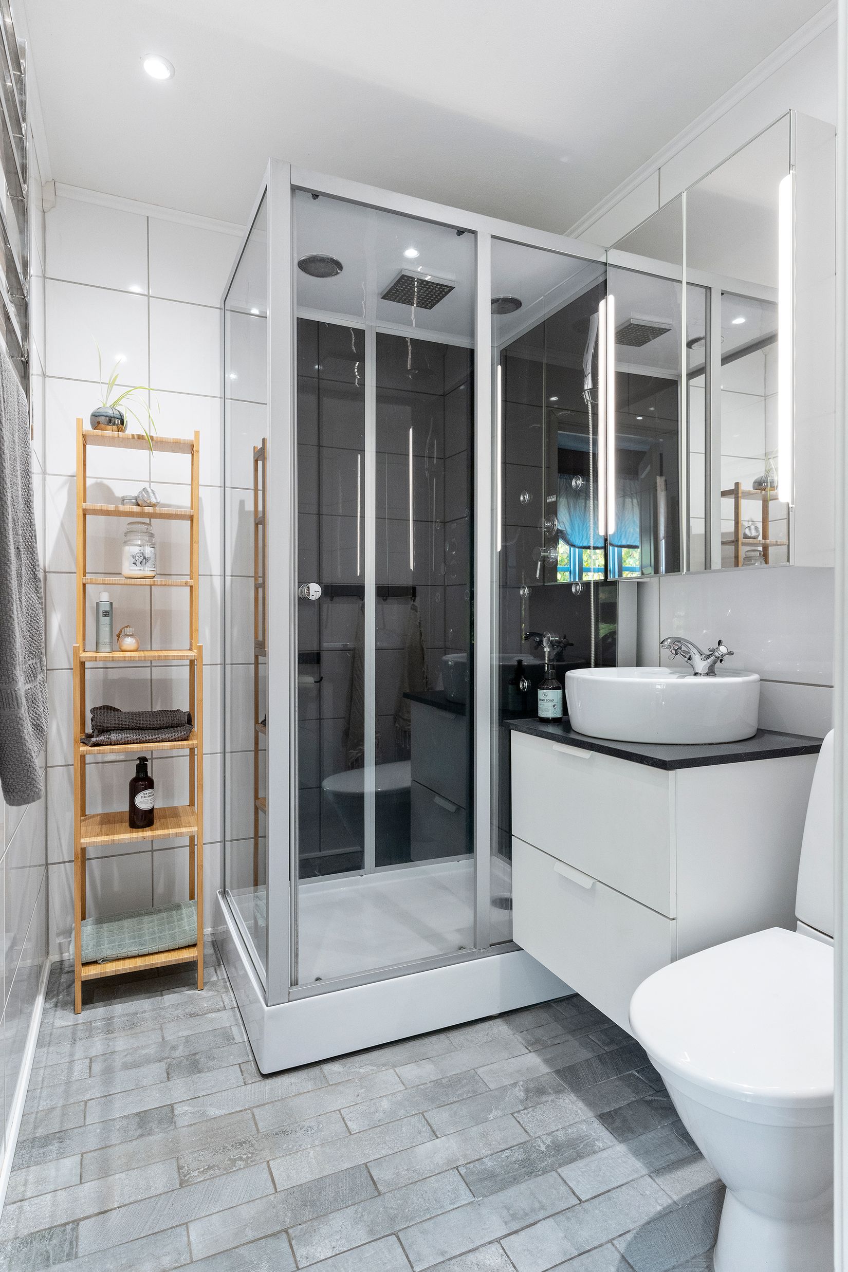 Villa, Radhus, Sjövallavägen 28, Alafors, Ale