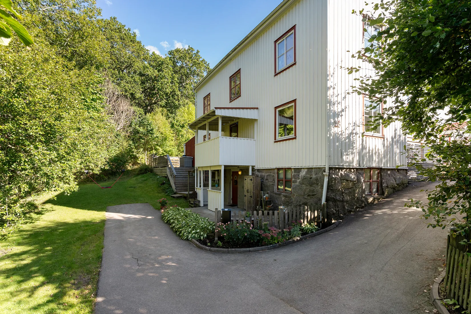 Villa, Radhus, Sjövallavägen 28, Alafors, Ale