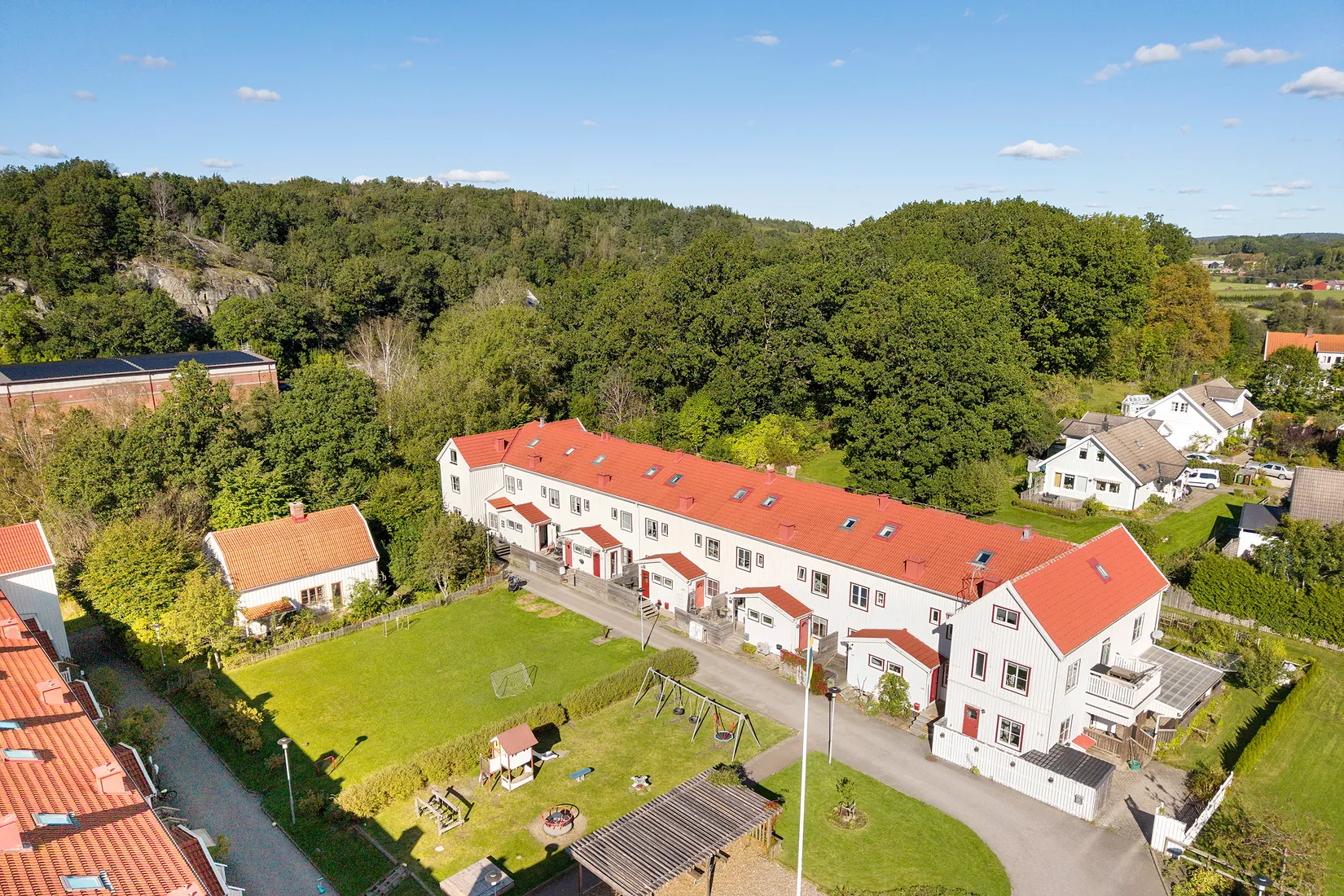 Villa, Radhus, Sjövallavägen 28, Alafors, Ale