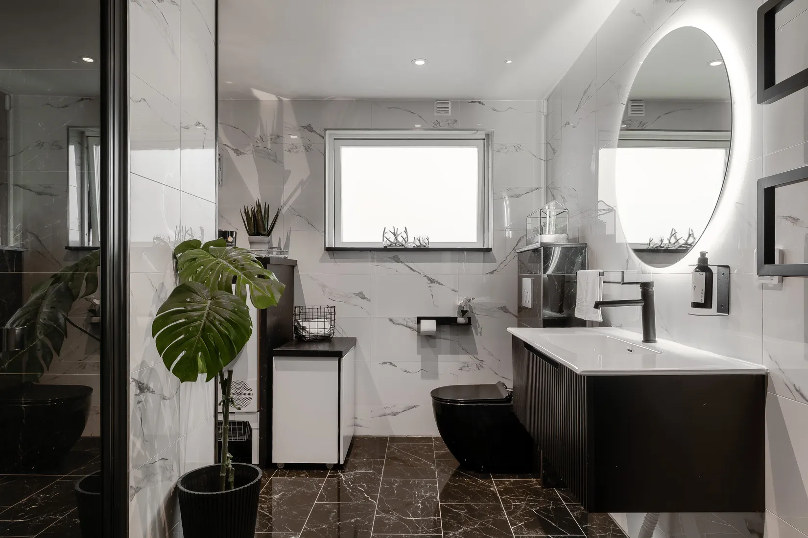 Villa, Radhus, Gökstigen 5, Västra Oxhagen, Örebro