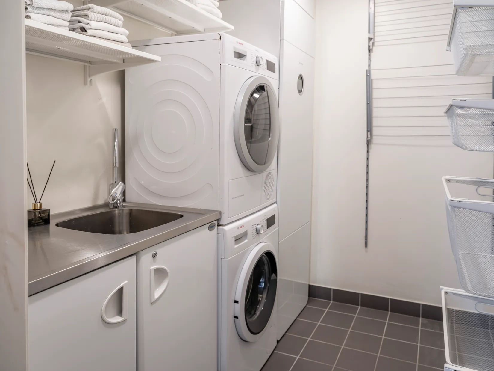 Villa, Skogvaktarestigen 4, Kvarnskogen, Sollentuna