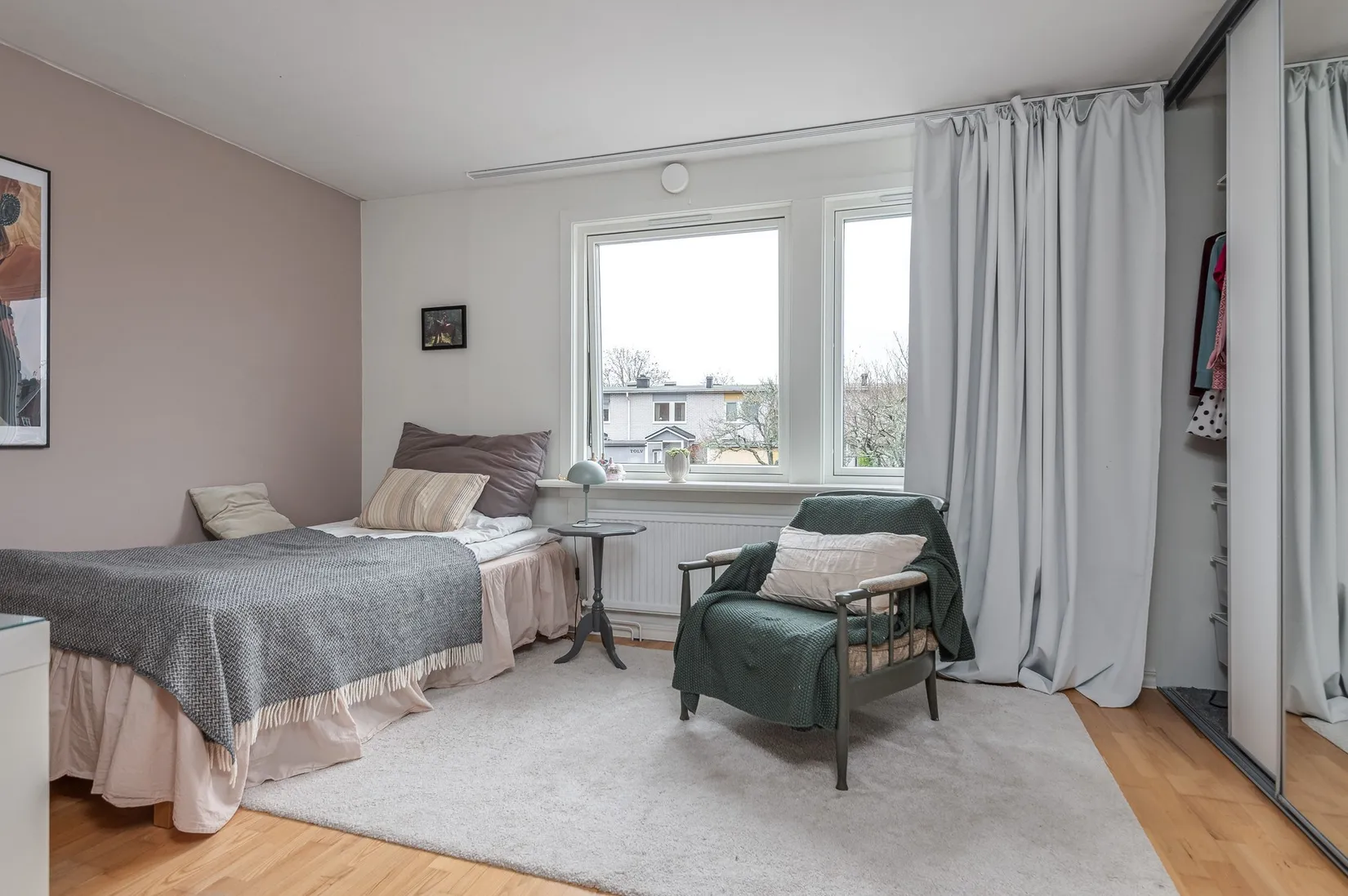 Radhus, Storhultsvägen 26, Norrköping