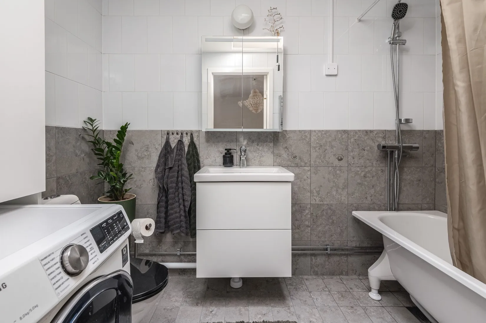 Radhus, Storhultsvägen 26, Norrköping