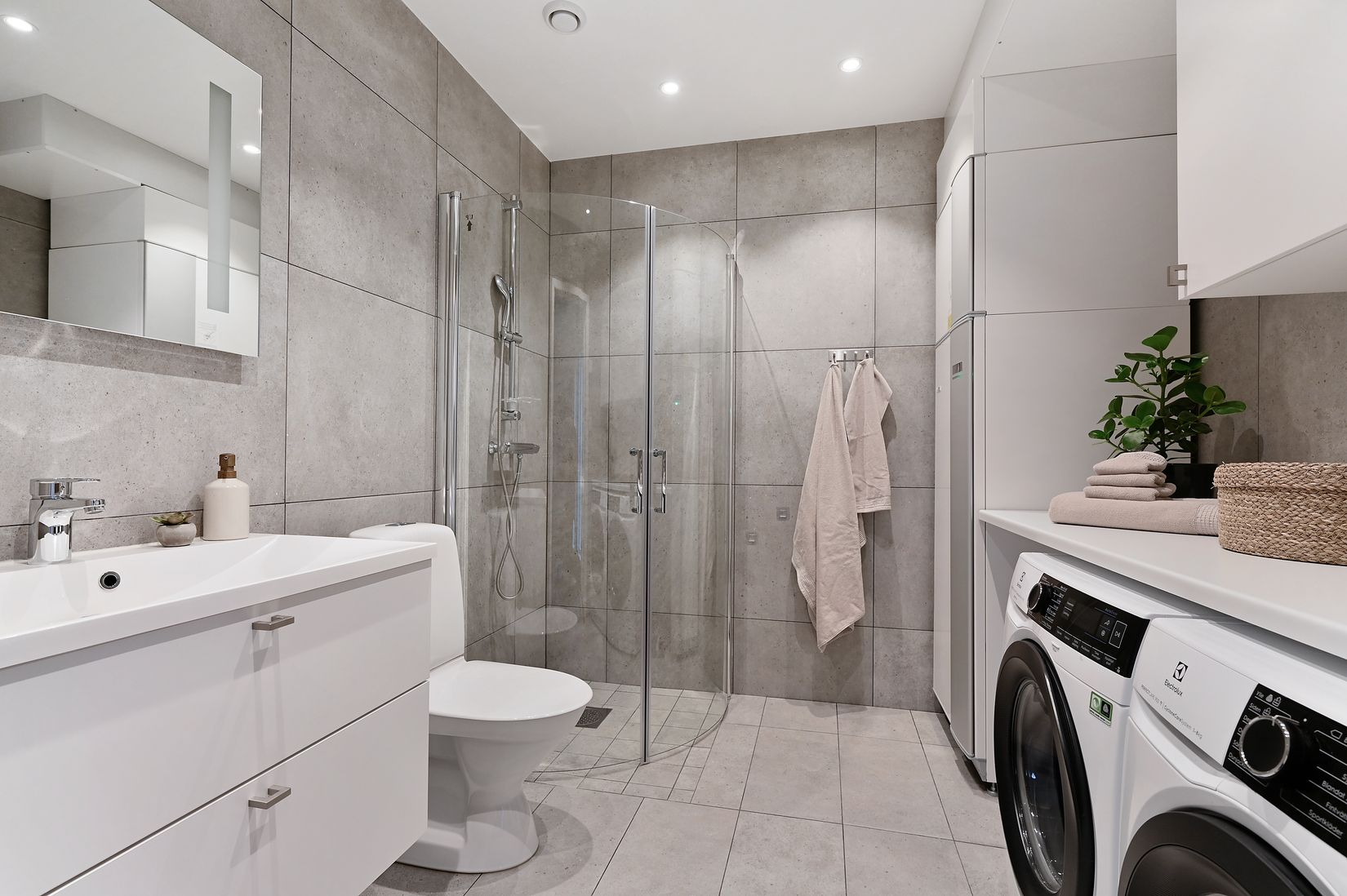 Bostadsrätt, Radhus, Friggaslingan 23, Ormbacka, Järfälla