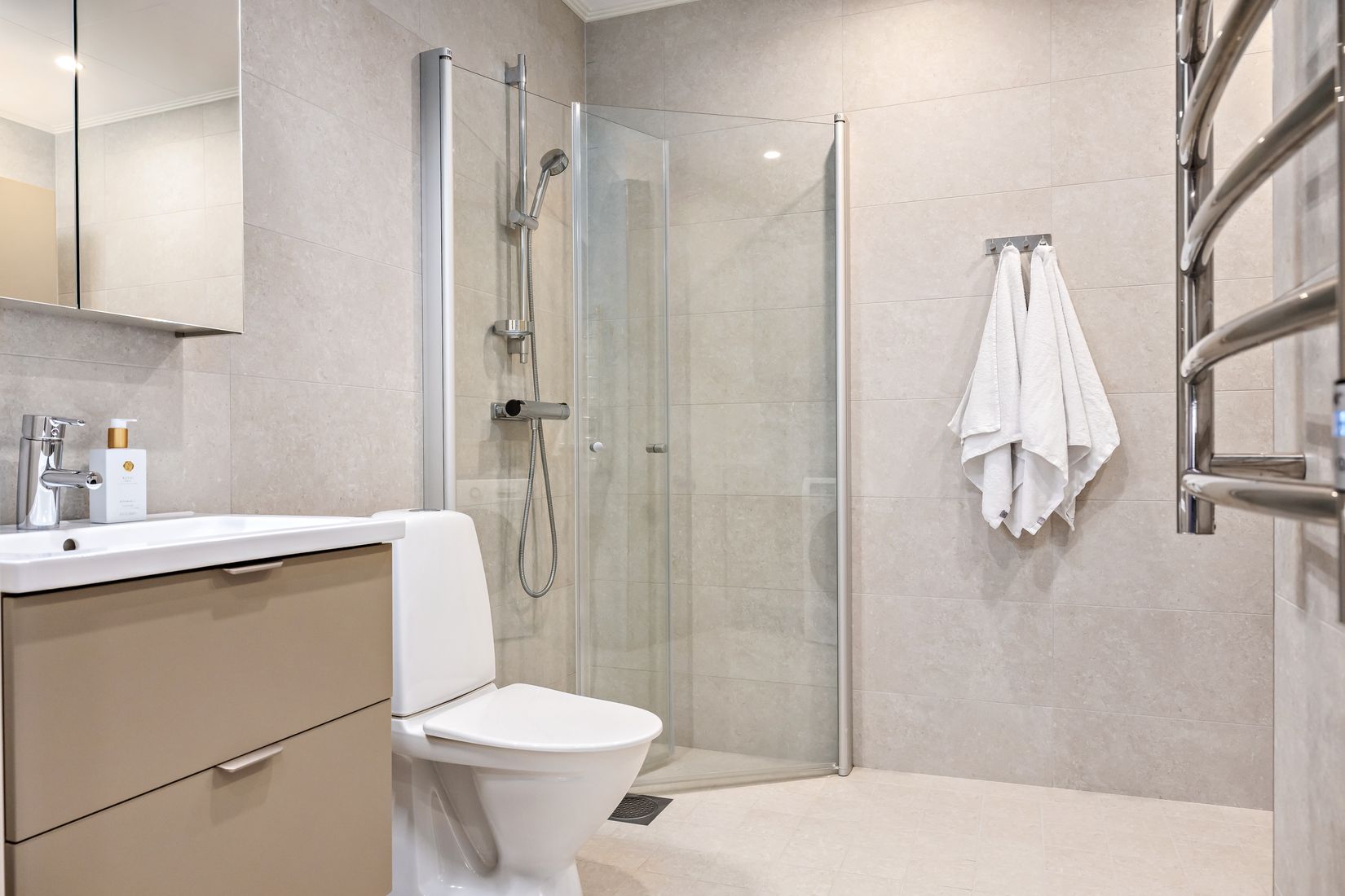 Radhus, Stensötavägen 64C, Svärtinge - Skogsbacke, Norrköping