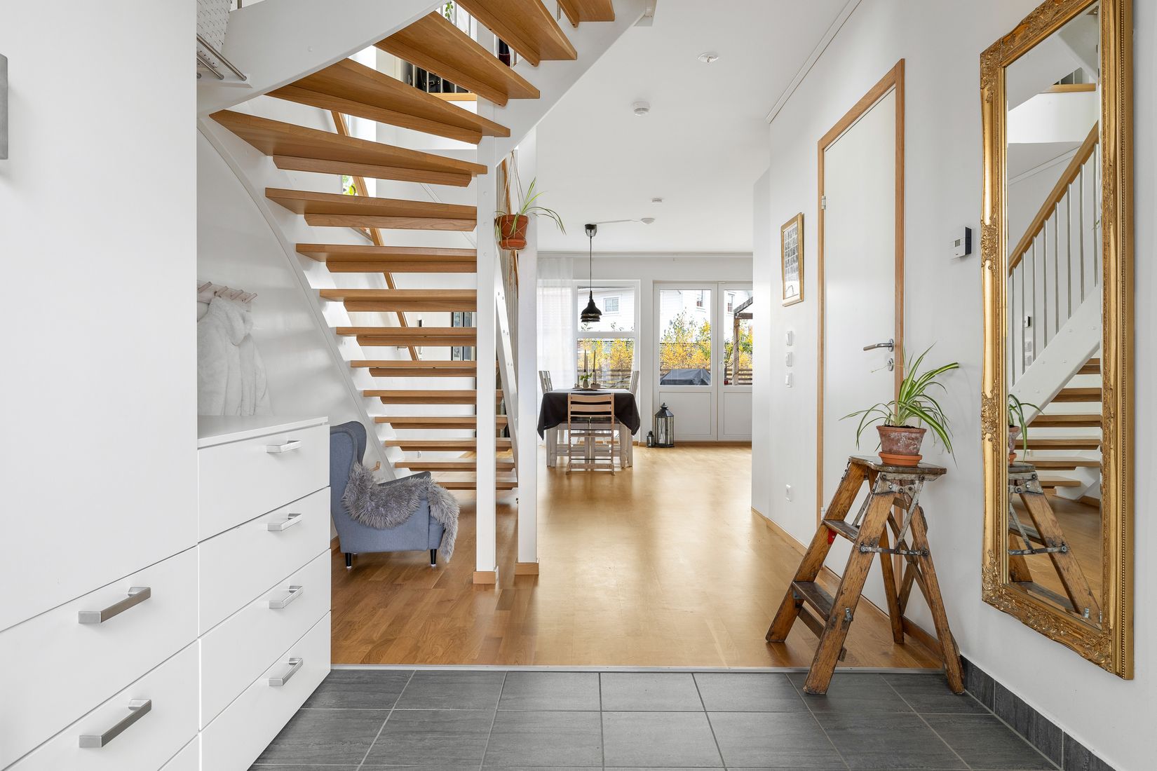 Bostadsrätt, Radhus, Lupinvägen 32, Bålsta Viby Äng, Håbo