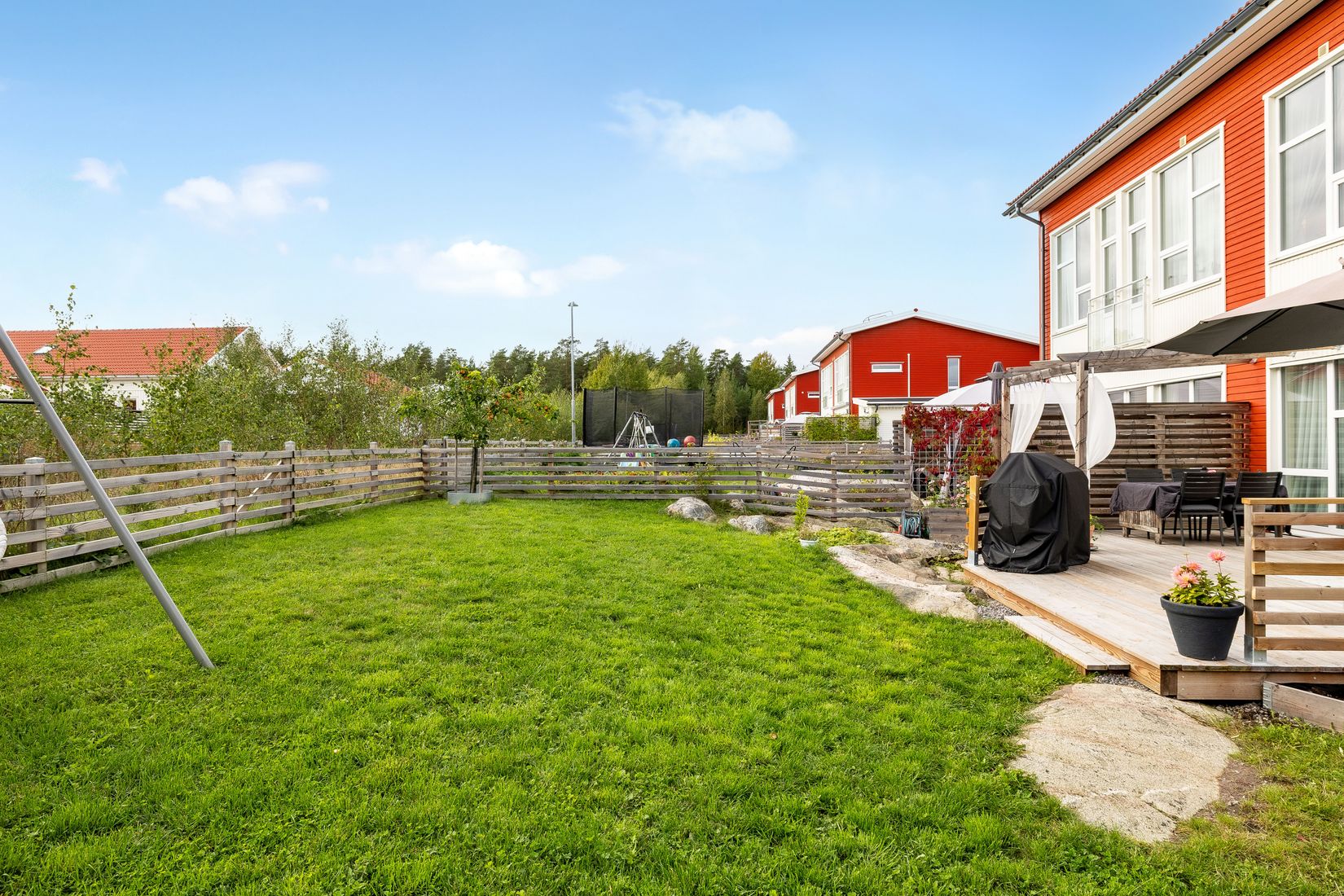 Bostadsrätt, Radhus, Lupinvägen 32, Bålsta Viby Äng, Håbo