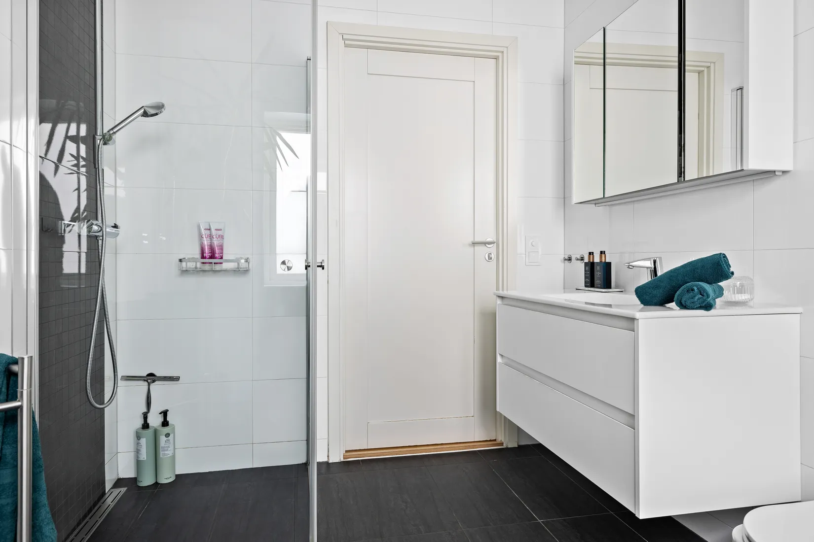 Villa, Klövervägen 3, Bålsta Viby Äng, Håbo