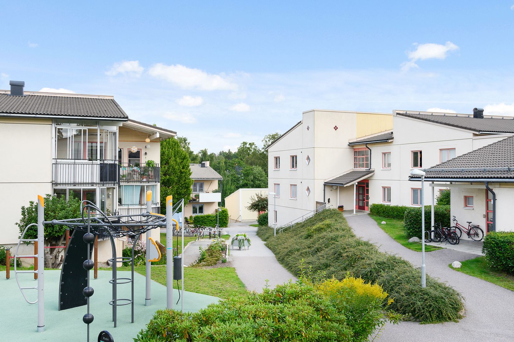 Bostadsrätt, Radhus, Britas gränd 39, Fullersta, Huddinge