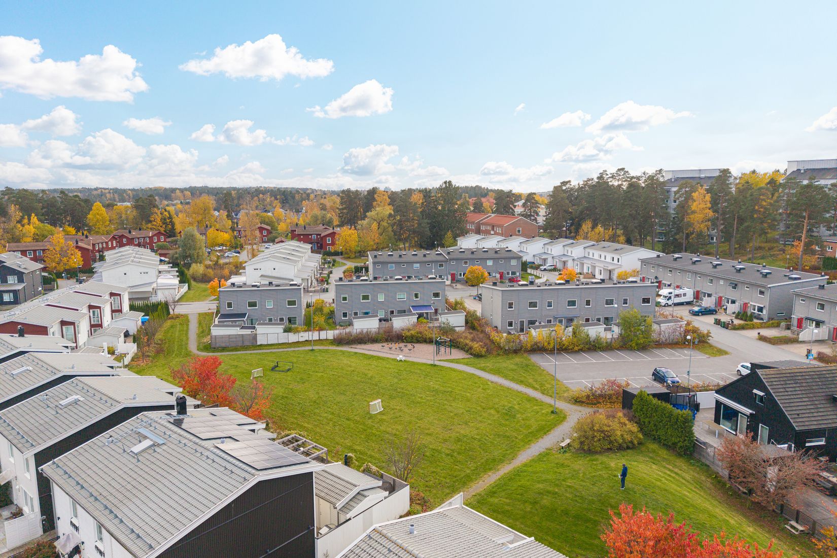 Radhus, Syster Annas väg 25, Brunnby Park, Upplands Väsby