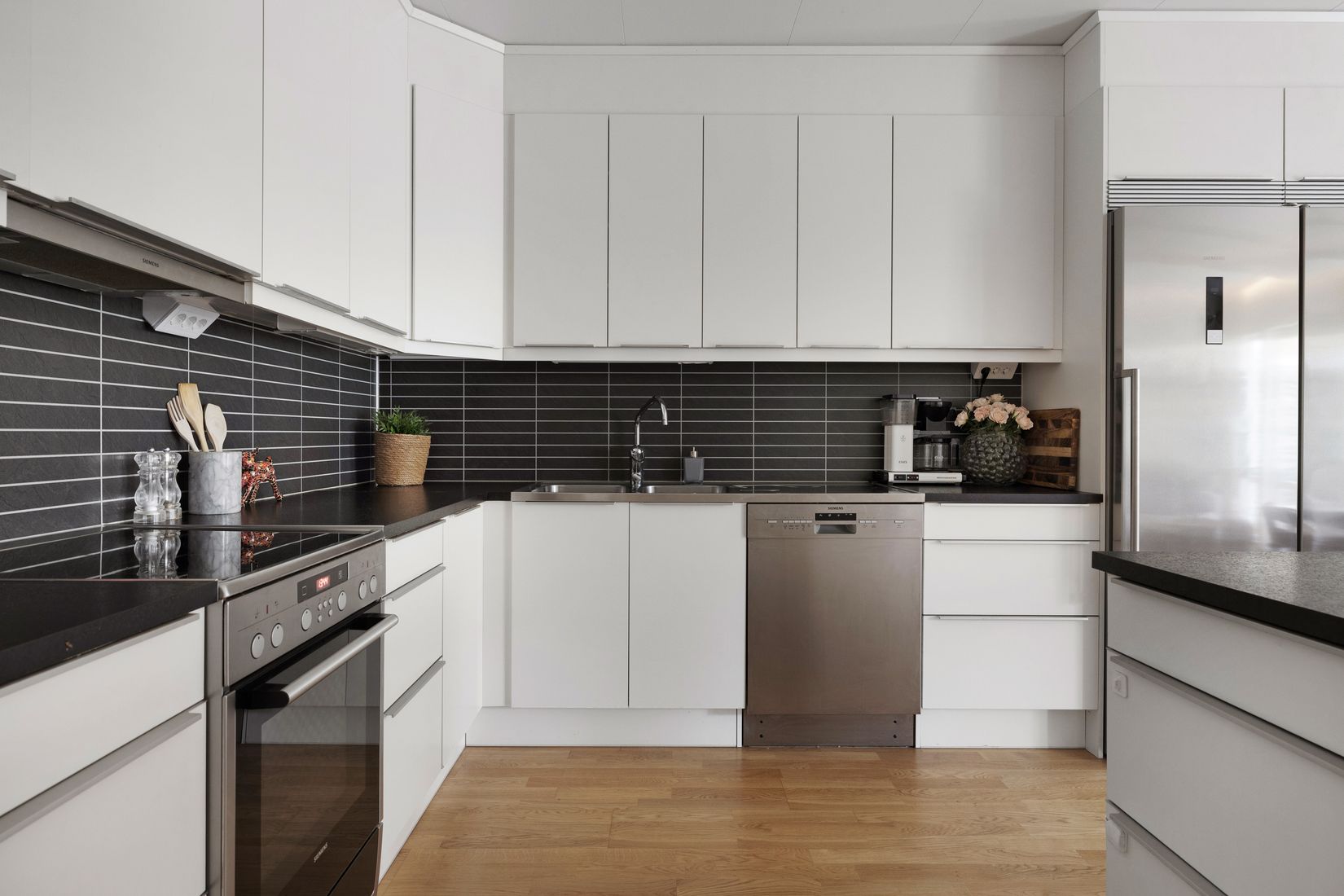 Radhus, Syster Annas väg 25, Brunnby Park, Upplands Väsby