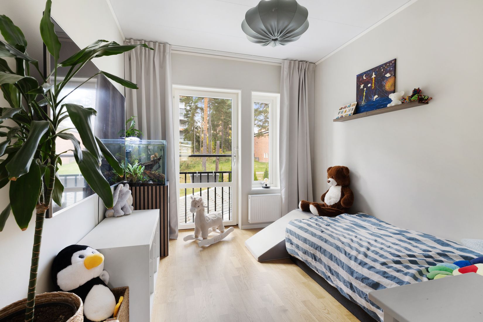 Radhus, Syster Annas väg 25, Brunnby Park, Upplands Väsby