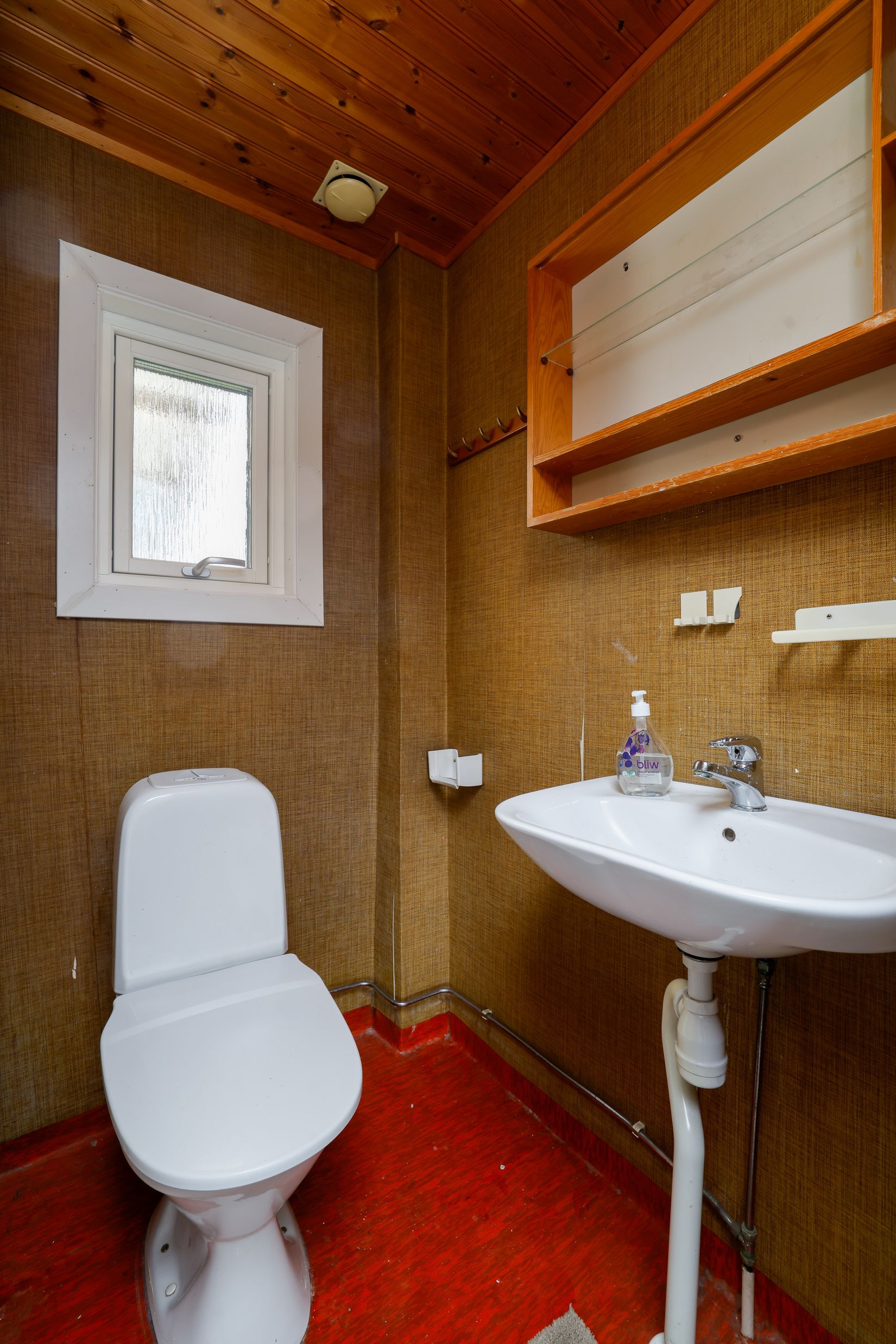 Villa, Skogsslingan 8, Asker, Örebro