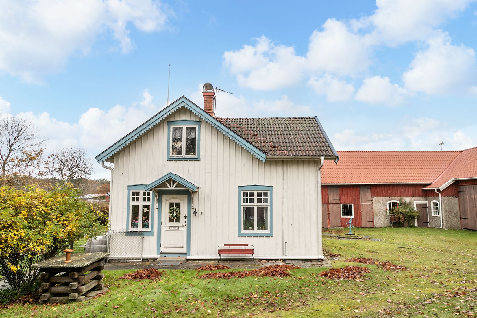 Gård/Skog, Unikt hem med 500 års historia i Vallda – första gången på sekler som bostaden byter ägare!, Kungsbacka