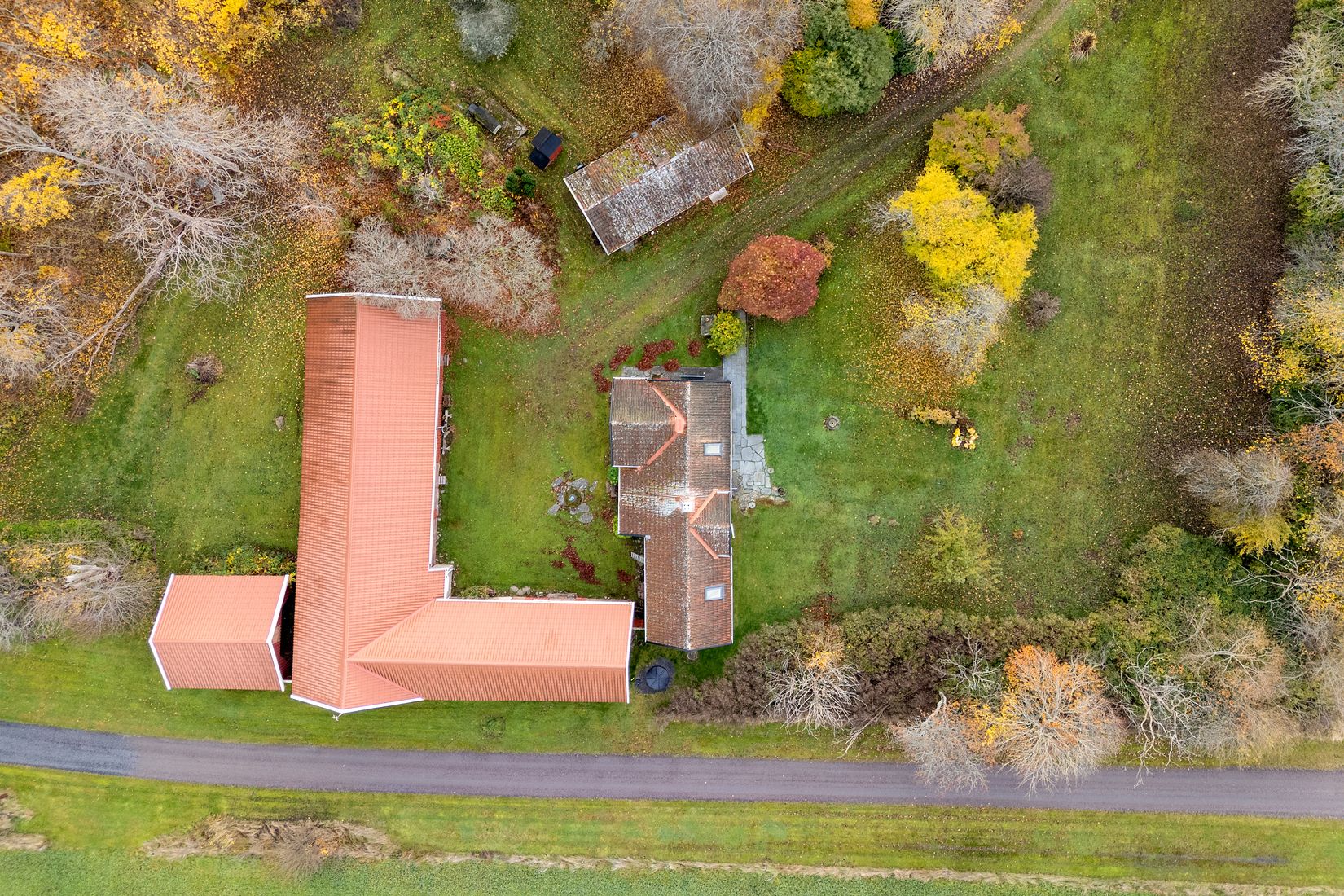 Gård/Skog, Unikt hem med 500 års historia i Vallda – första gången på sekler som bostaden byter ägare!, Kungsbacka