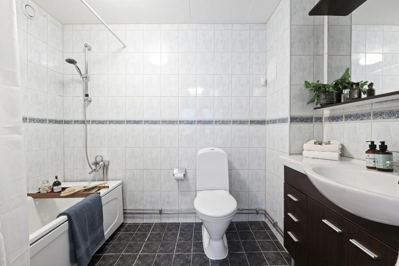 Villa, Radhus, Ölandsresan 57, Sävja, Uppsala