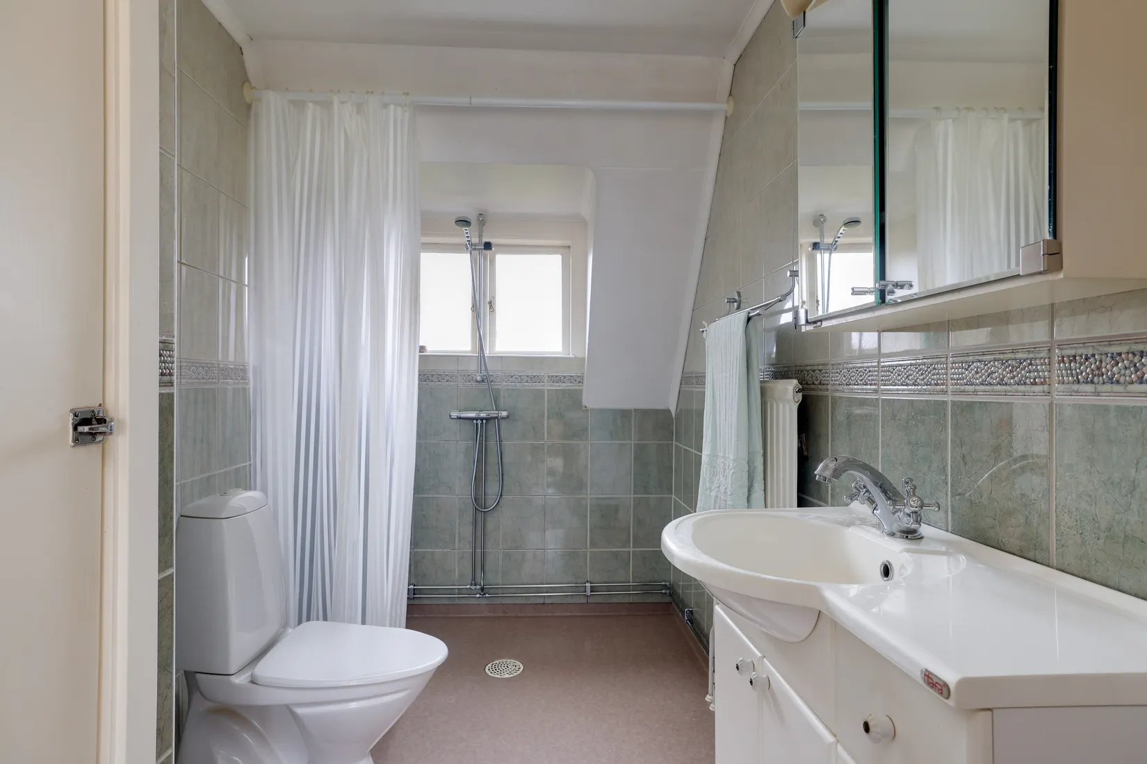 Villa, Gärdshyttan Högsvalen 229, Askersund