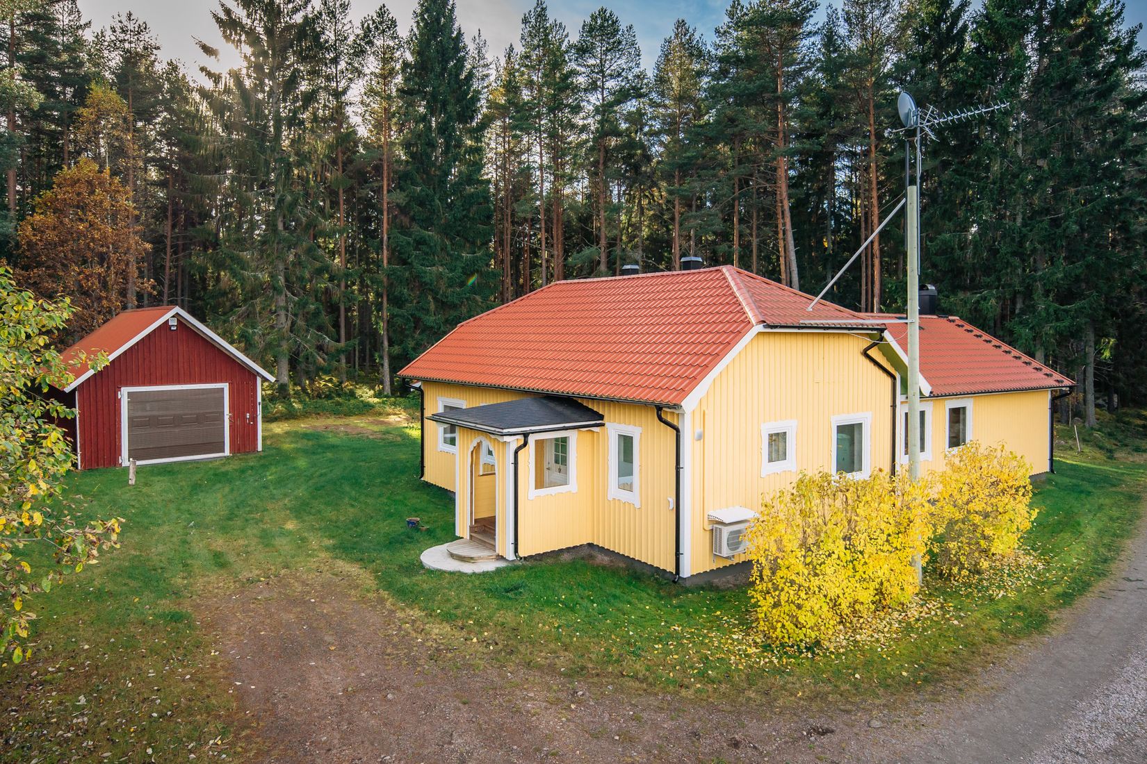 Villa, Kåhult Fiskekyrkan 1, Lyrestad, Mariestad