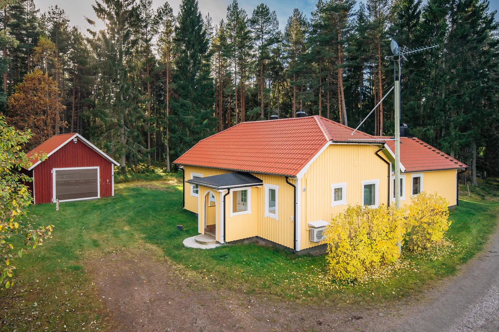 Villa, Kåhult Fiskekyrkan 1, Lyrestad, Mariestad