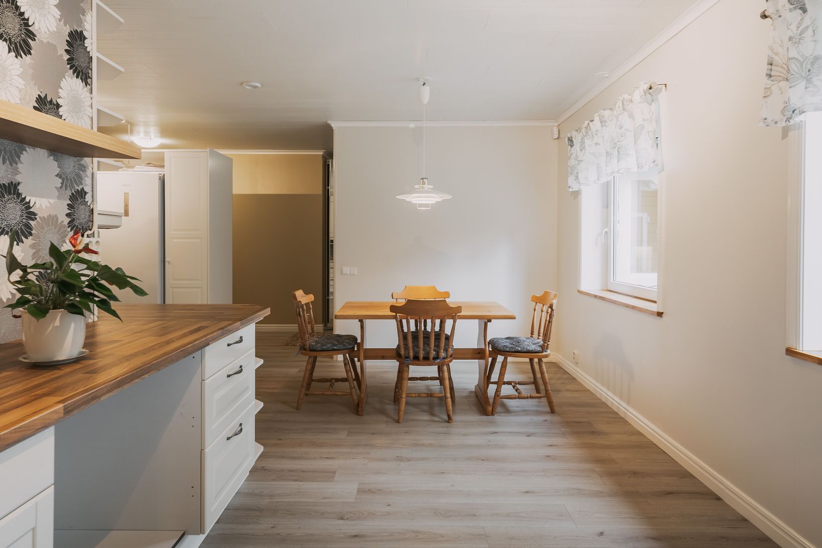 Villa, Kåhult Fiskekyrkan 1, Lyrestad, Mariestad