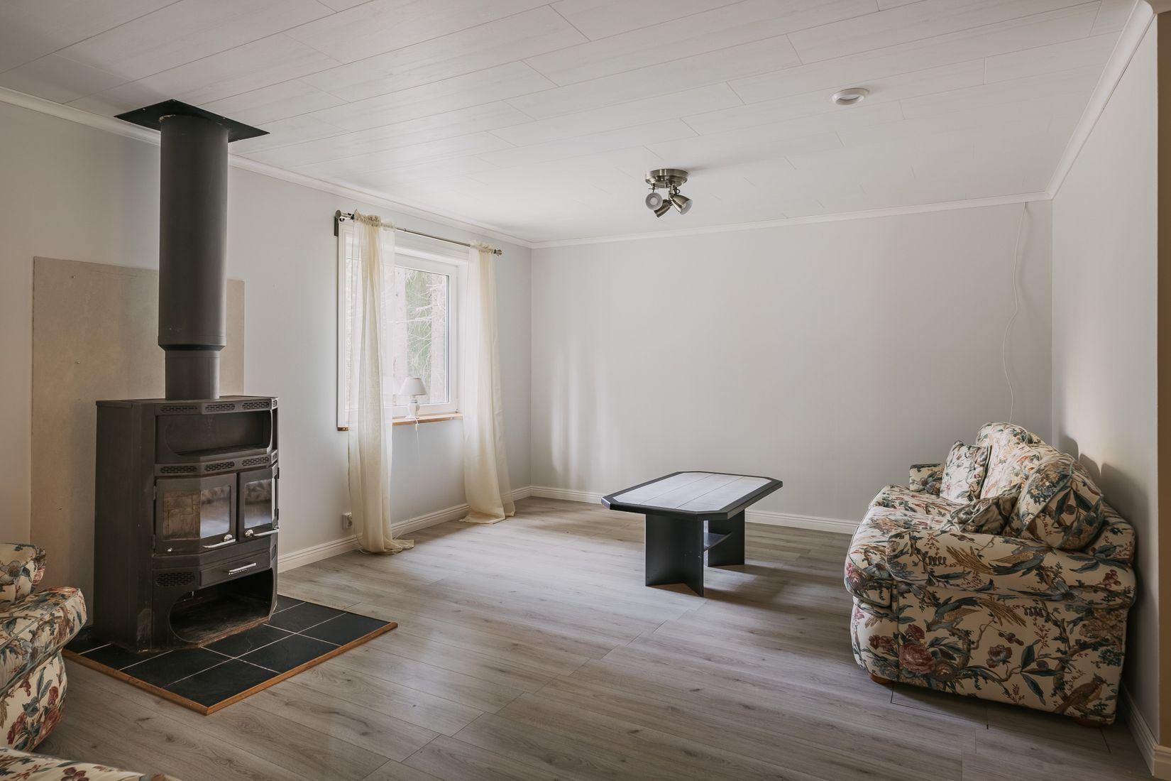 Villa, Kåhult Fiskekyrkan 1, Lyrestad, Mariestad