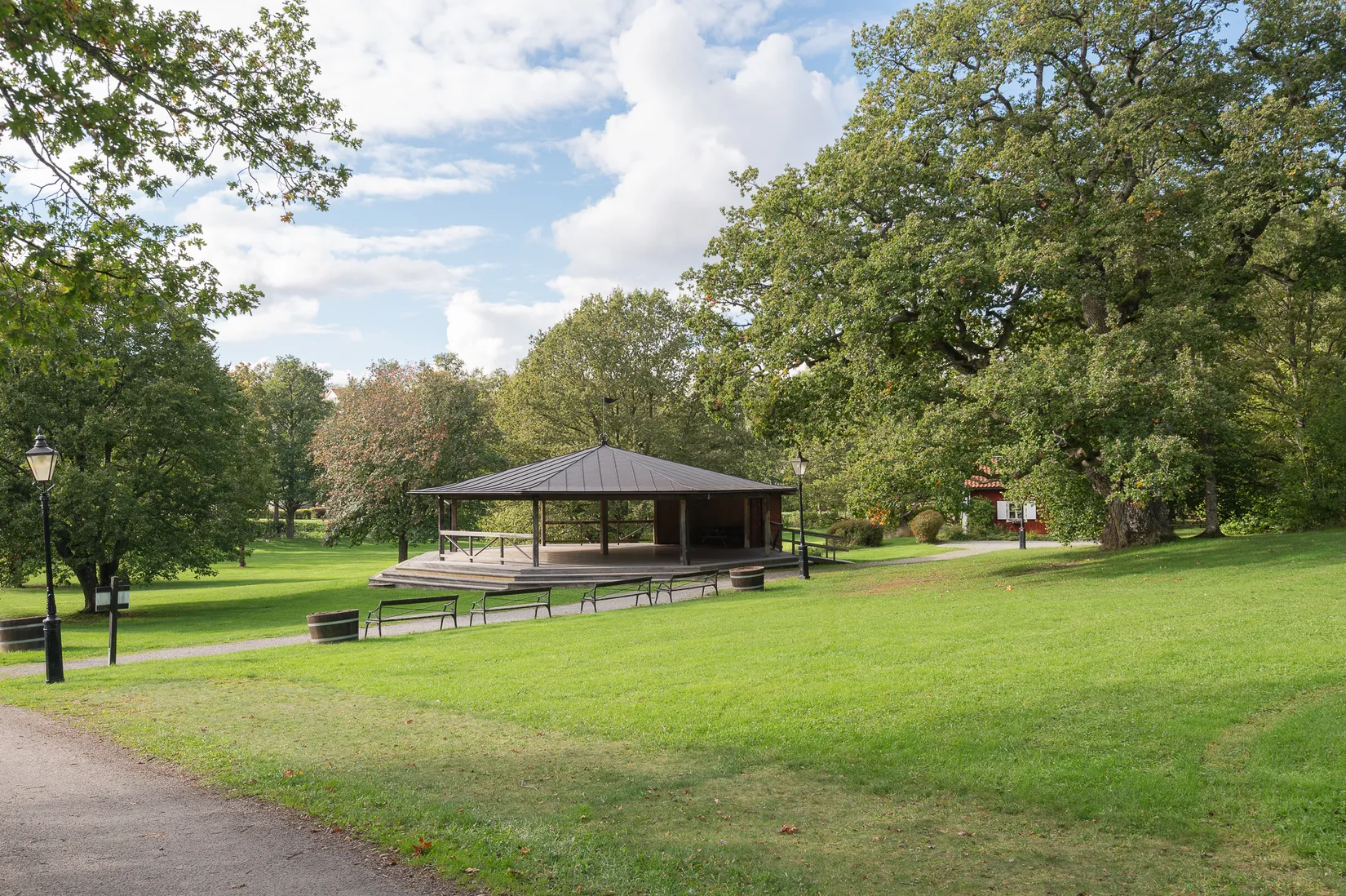 Radhus, Slussbrovägen 104, Runö, Österåker