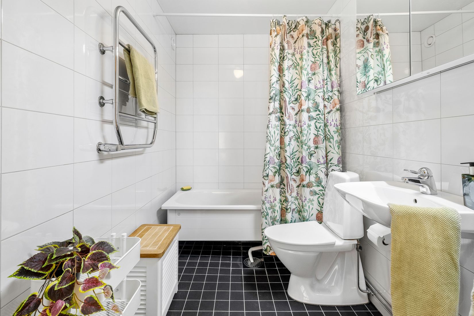 Bostadsrätt, Radhus, Slussbrovägen 104, Runö, Österåker