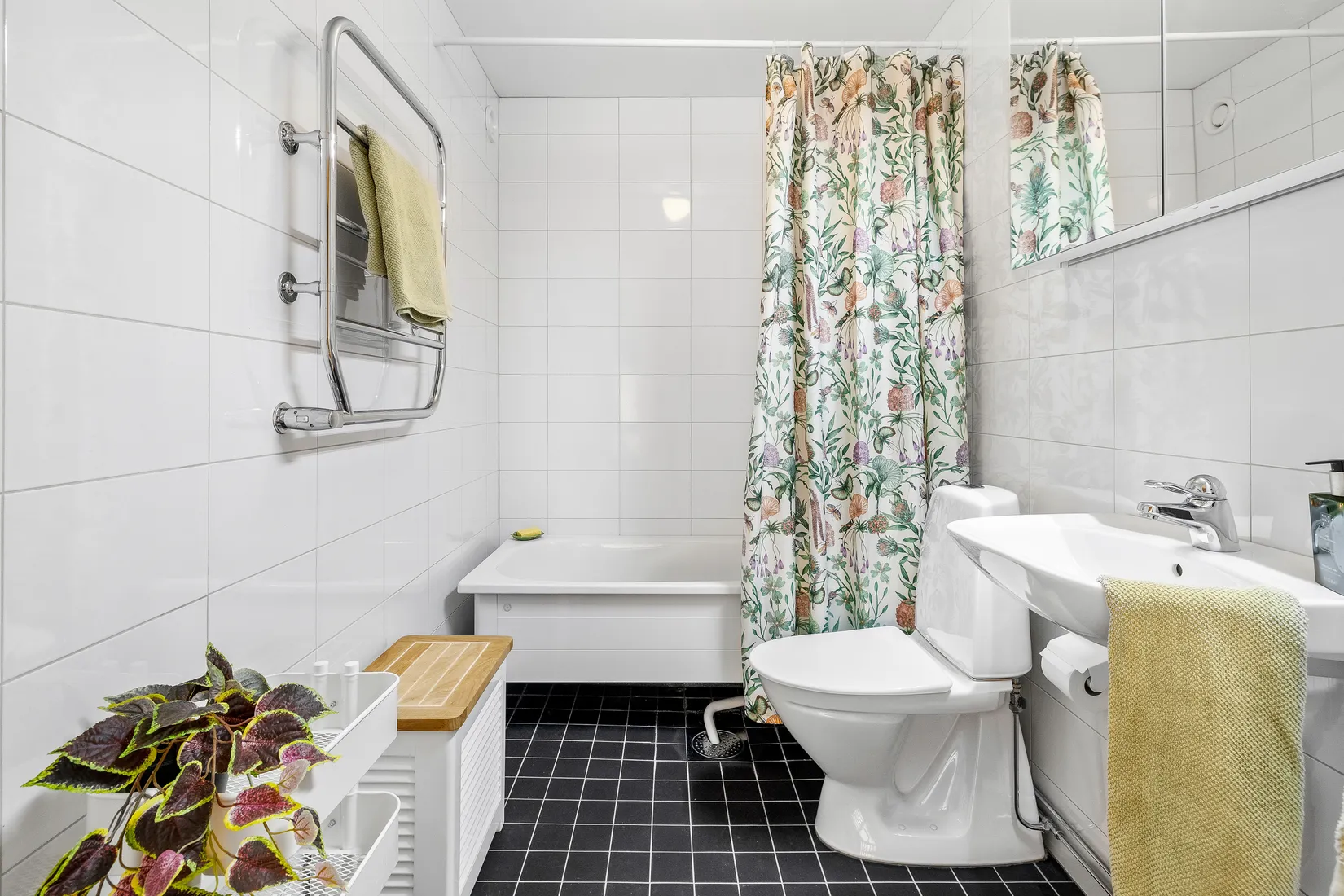 Bostadsrätt, Radhus, Slussbrovägen 104, Runö, Österåker