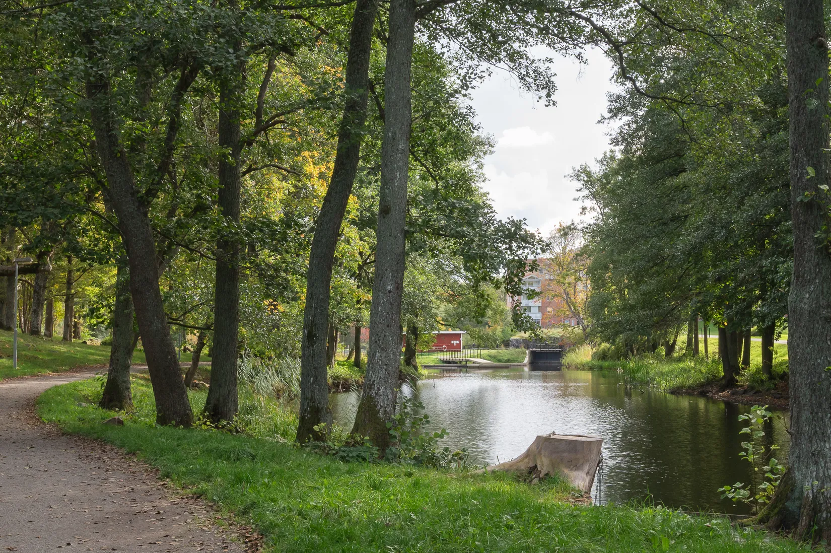 Radhus, Slussbrovägen 104, Runö, Österåker