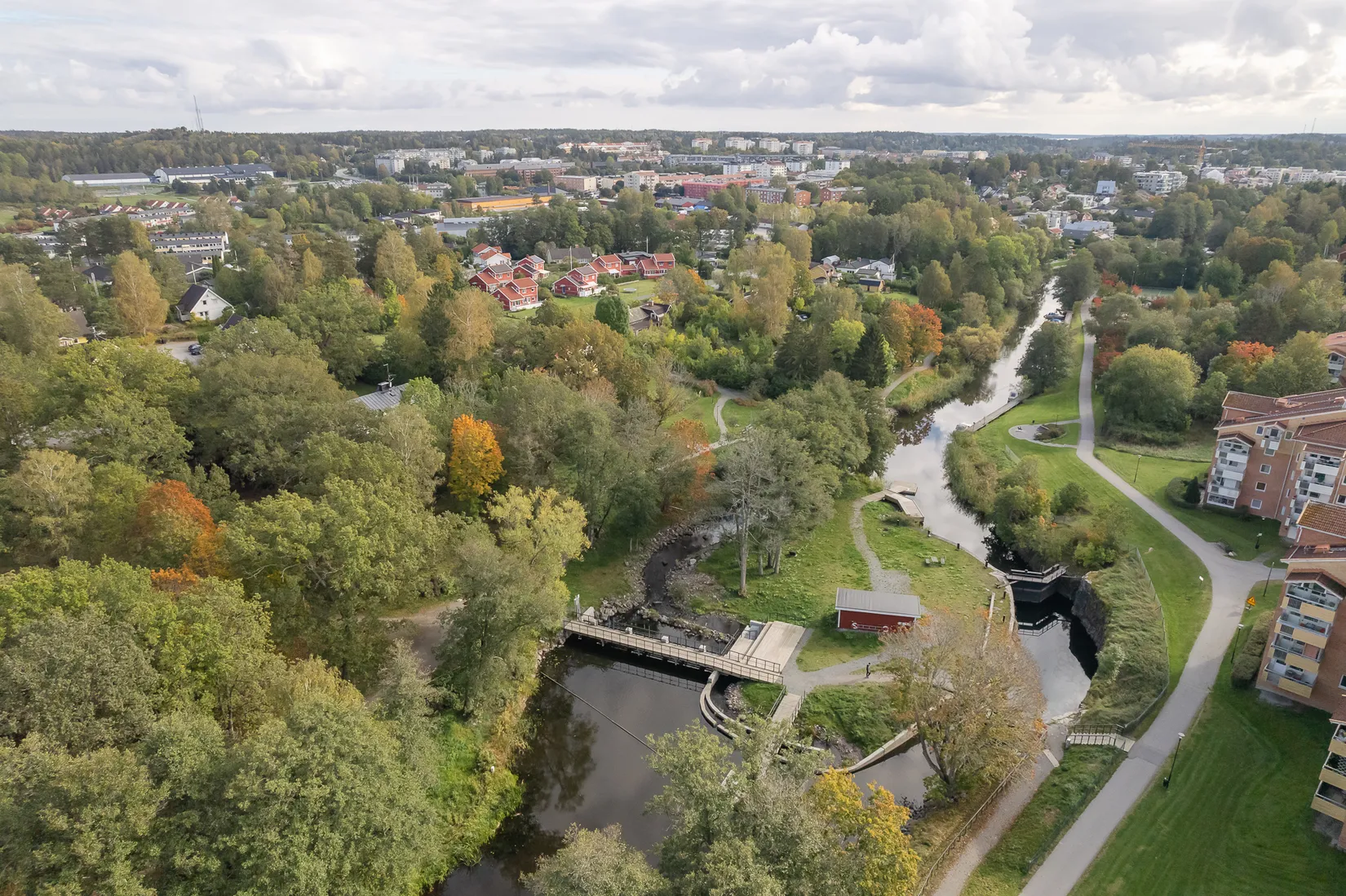 Radhus, Slussbrovägen 104, Runö, Österåker