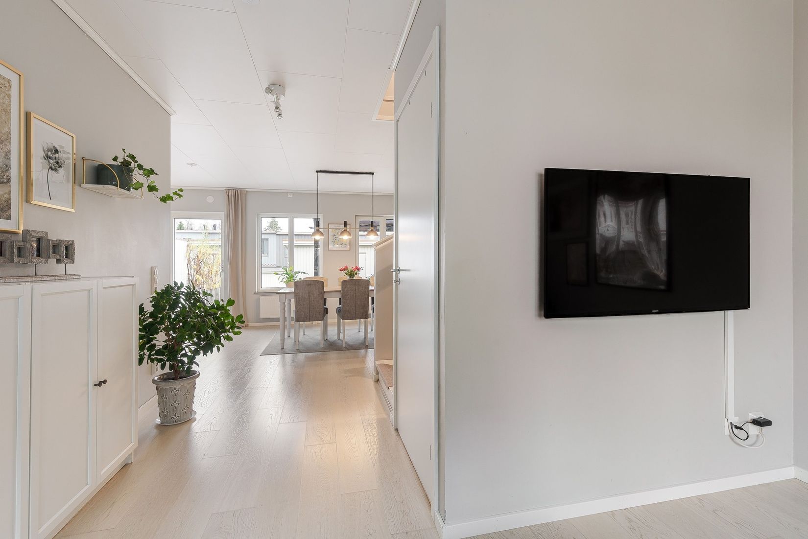 Radhus, Jägarbacken 52E, Läggesta, Strängnäs